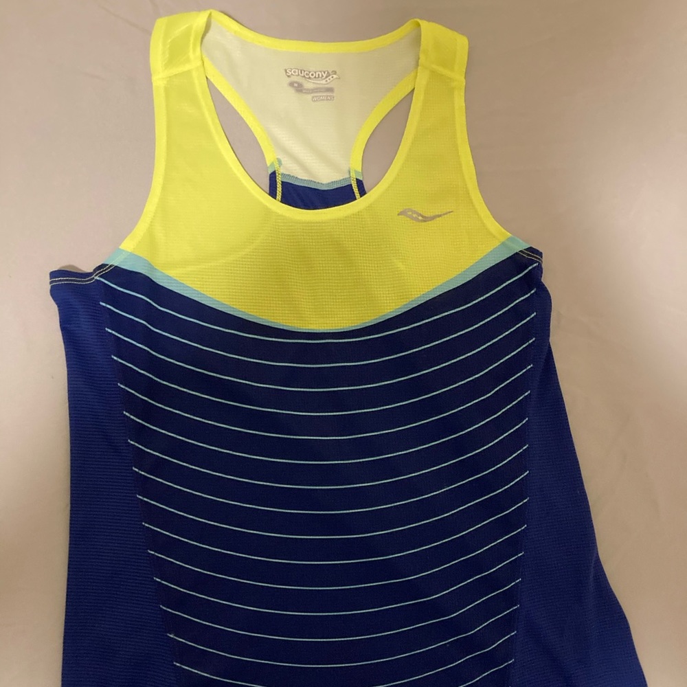 Saucony running top